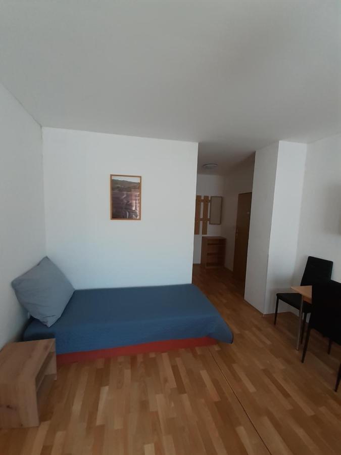 Penzion Fontana Микулов Экстерьер фото