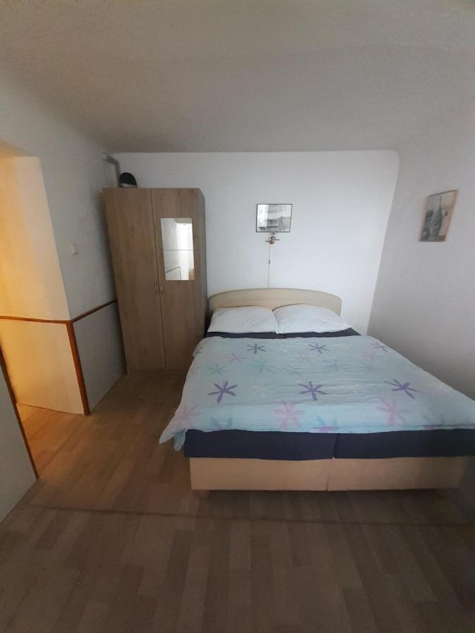 Penzion Fontana Микулов Экстерьер фото