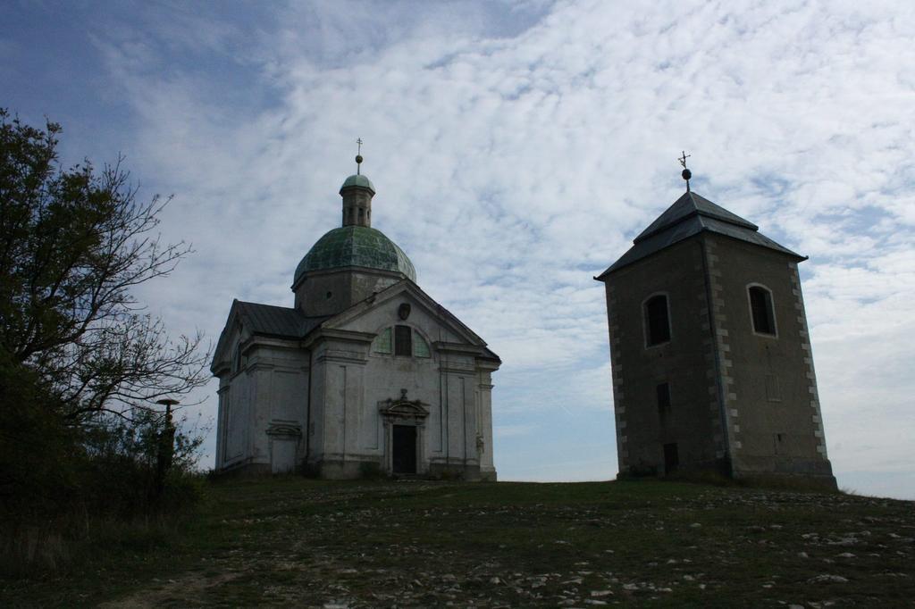 Penzion Fontana Микулов Экстерьер фото